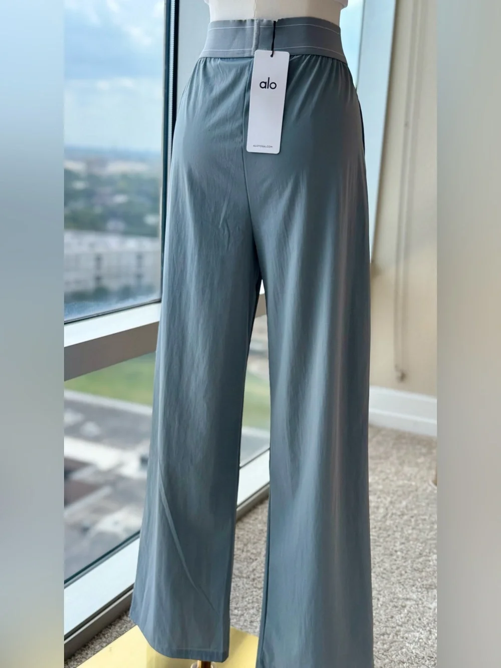 Alo Yoga Suit Up Trouser Wide Leg Pleated Pants Sage Sz M